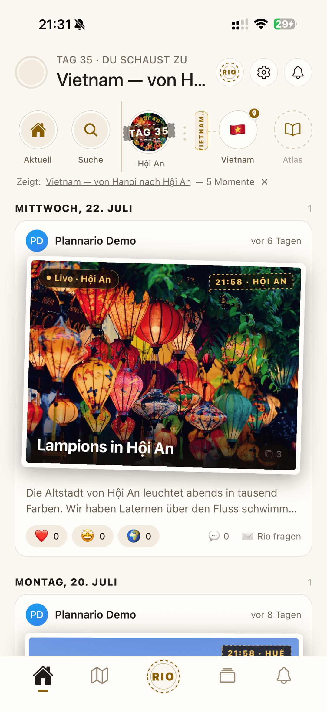 Plannario Family: Live-Feed einer laufenden Reise mit Foto-Moment aus Hội An, Live-Badge und Reaktionen.